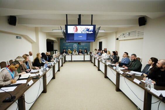 У Харківській області готуються до впровадження пілотного проєкту психосоціальної підтримки учасників освітнього процесу У Харківській області готуються до впровадження пілотного проєкту психосоціальної підтримки учасників освітнього процесу