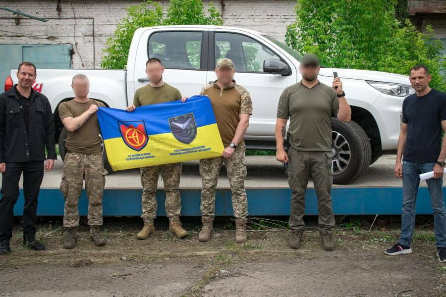 Харківська ОВА спільно з Курилівською громадою передали українським захисникам техніку та дрони Харківська ОВА спільно з Курилівською громадою передали українським захисникам техніку та дрони