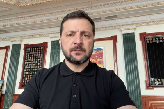 Підписав указ про відзначення званням Герой України Максима Устименка, одного з найкращих наших пілотів – звернення Президента