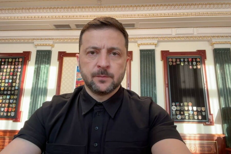Крок за кроком закриваємо дефіцит фінансування на виробництво дронів, заповнюємо українські виробничі лінії чіткими замовленнями – звернення Президента Крок за кроком закриваємо дефіцит фінансування на виробництво дронів, заповнюємо українські виробничі лінії чіткими замовленнями – звернення Президента