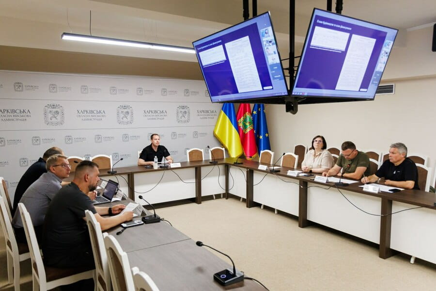 У Харківській ОВА обговорили реалізацію проєктів захисної та медичної інфраструктури у громадах Харківського та Богодухівського районів