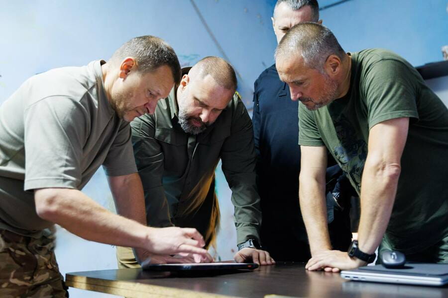 Олег Синєгубов відвідав Куп’янський район та поспілкувався з військовими на передовій