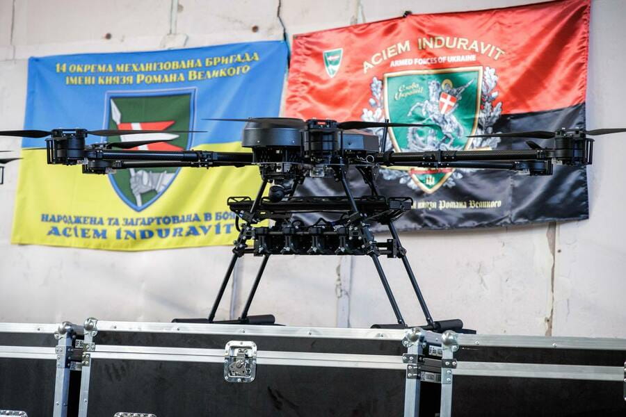 Захисникам і захисницям, які боронять Україну на Харківщині, передали чергову партію потужних дронів – Олег Синєгубов