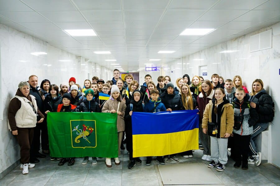 Завдяки співпраці Харківської ОВА і міжнародних партнерів на відпочинок до Польщі вирушили 44 дитини з громад області