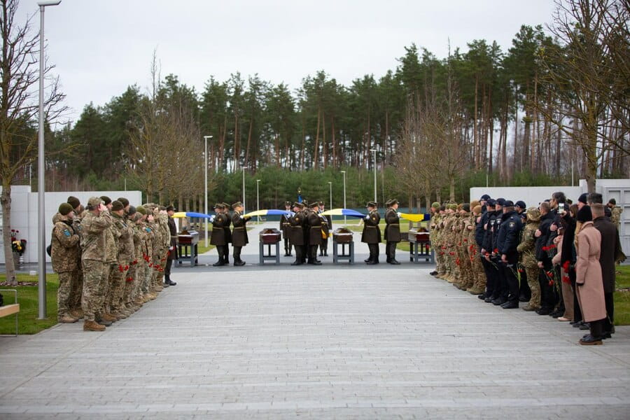 Харківська ОВА долучилася до церемонії поховання невпізнаних Героїв України