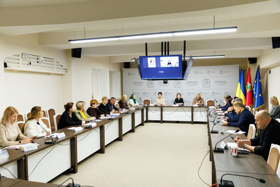 У Харківській ОВА обговорили питання протидії туберкульозу та ВІЛ-інфекції/СНІДу