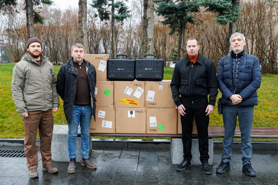 Захисникам Харківщини передали чергову партію дронів