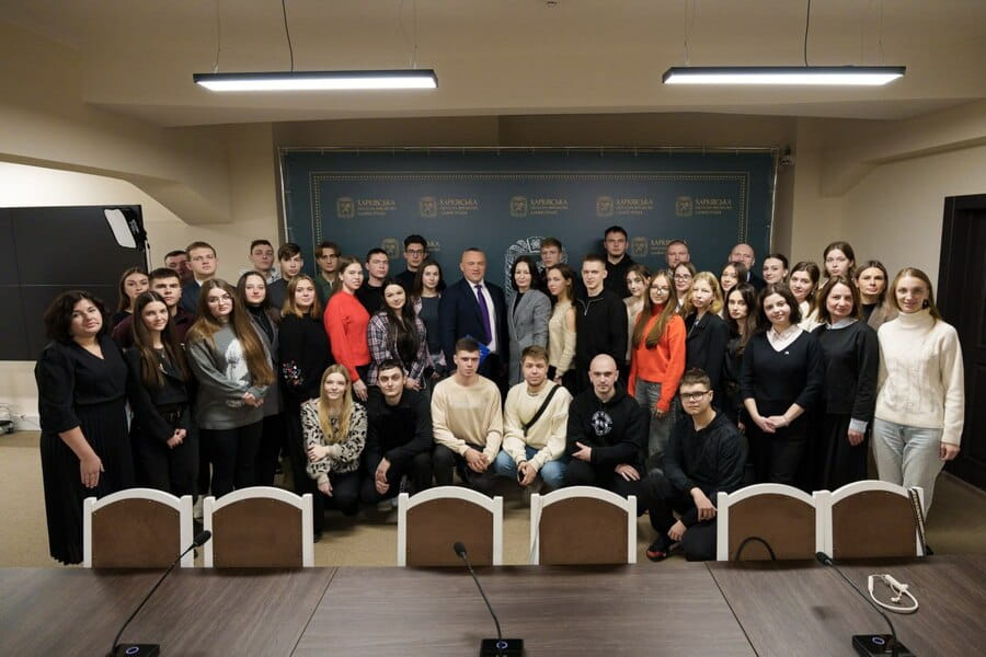 У Харківській ОВА відбувся відкритий діалог студентської спільноти із заступником Міністра молоді та спорту України