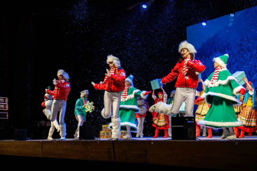 Харківська ОВА привітала дітей-сиріт та дітей, позбавлених батьківського піклування, з новорічними та різдвяними святами