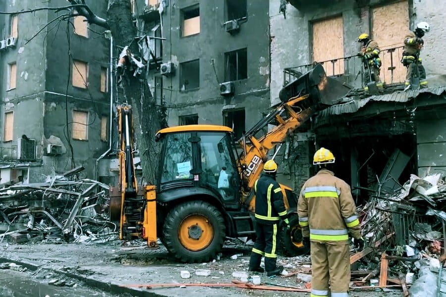 «У Харкові триває розбір завалів на місці вчорашнього ворожого удару», – Олег Синєгубов