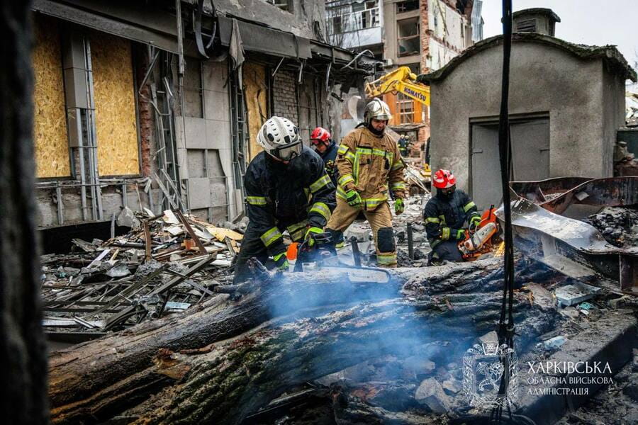 «Над ліквідацією наслідків російської атаки по Харкову працюють понад 300 людей», - Олег Синєгубов