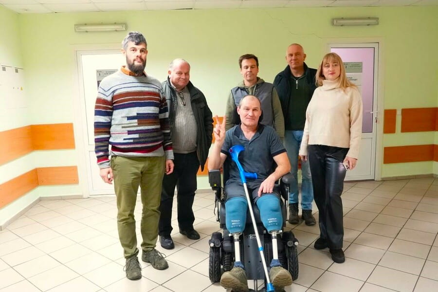 За сприяння Харківської ОВА ветеранам, які проходять лікування та реабілітацію, передали сучасні інвалідні візки з електроприводом