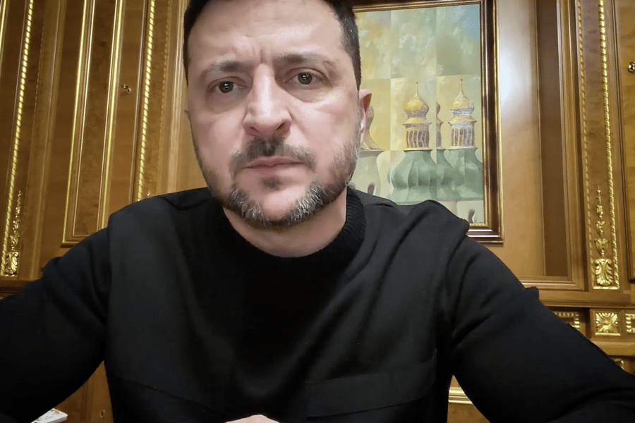 Урядовці повинні дати нелінійні пропозиції, як захищати життя і перебудувати роботу – звернення Президента