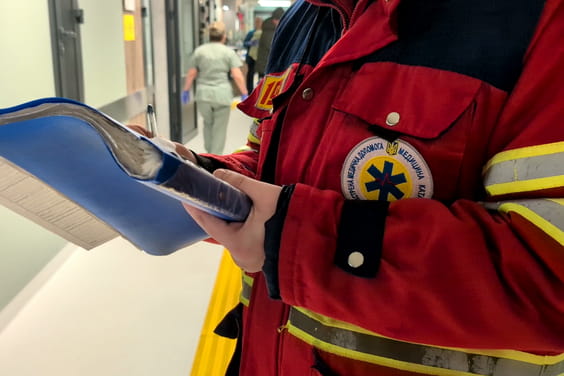 В Харківській ОКЛ надають допомогу пораненим внаслідок атаки ворога на цивільне авто