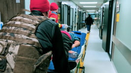 В Харківській ОКЛ надають допомогу пораненим внаслідок атаки ворога на цивільне авто