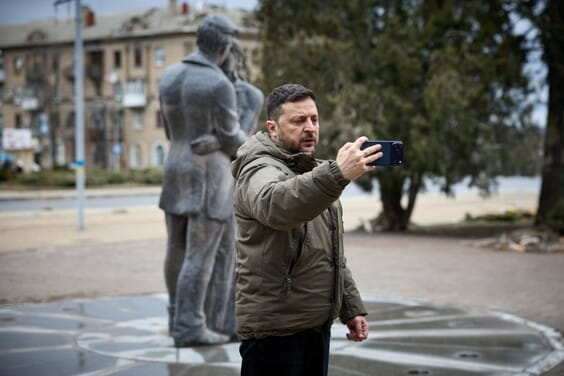 Росіяни не відмовляються від війни й тут, на Донеччині, на весну готують наступ – звернення Президента