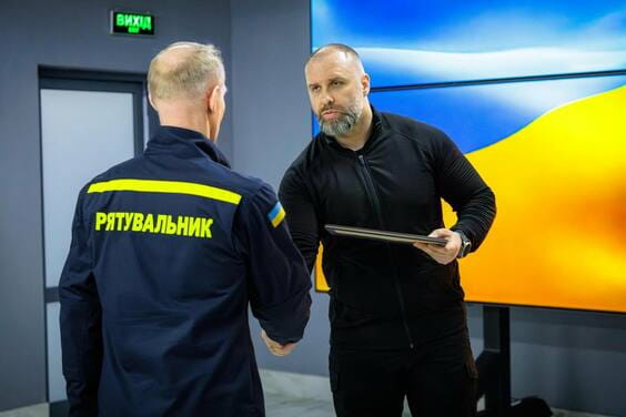 Начальник Харківської ОВА Олег Синєгубов відзначив рятувальників області з нагоди Дня пожежної охорони