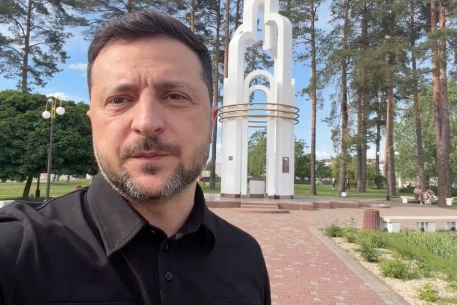Сьогодні у Славутичі; важливо підтримати наших людей тут, посилити захист – саме цим і займаємось – звернення Президента