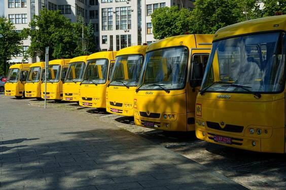 Громади Харківської області отримали вісім нових шкільних автобусів – Олег Синєгубов