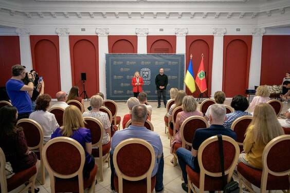 Олег Синєгубов відзначив державних службовців Харківщини обласними нагородами з нагоди професійного свята
