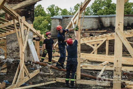 «Продовжуємо роботи з порятунку Харківського художнього музею, який потрапив під ворожий обстріл», – Олег Синєгубов