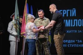 Олег Синєгубов передав державні нагороди родинам полеглих воїнів