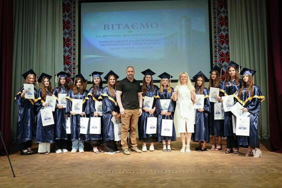 Олег Синєгубов привітав випускників ХНЕУ імені Семена Кузнеця з успішним завершенням навчання