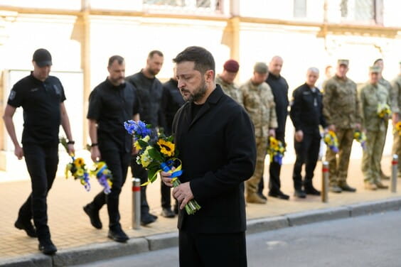 Президент ушанував пам’ять полеглих українських воїнів