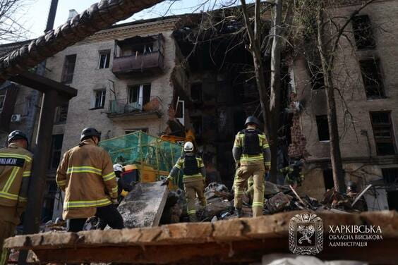 «Продовжується рятувальна операція на місці ворожого удару по житловому будинку в Холодногірському районі», - Олег Синєгубов
