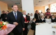 Михаил Добкин положительно оценил организацию питания детей в школах Харькова