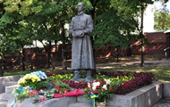 Відбулося покладання квітів до пам'ятника Григорію Сковороді