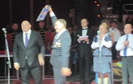 Євген Савін вручив сертифікат на 10 тисяч гривень обласному центру "Інваспорт"