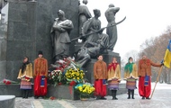 У Харкові на честь Дня Соборності та Дня Свободи України відбулося покладання квітів до пам'ятника Тарасу Шевченку