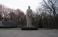 Пам'ятники та військові меморіали Харківщини приводять в порядок до Дня Перемоги