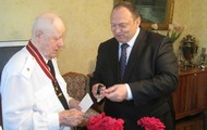 Євген Савін привітав Героя Радянського Союзу Сергія Остащенко