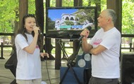 Известный французский певец Ришар Крос дал караоке-мастер-класс в саду Шевченко