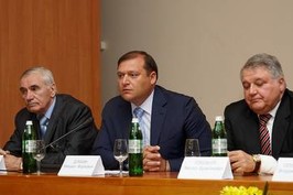 У Харкові стартувала наукова конференція країн СНД «Ріст кристалів»