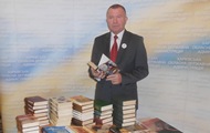 Валентин Дулуб передав книги для територіальних центрів соціального обслуговування та шкільних бібліотек Харківщини