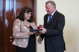Валентин Дулуб вручив почесні нагороди активним членам Громадської ради при ХОДА попередньої каденції