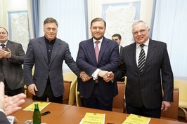 Підписано тристоронню угоду між облдержадміністрацією, профспілками та роботодавцями Харківської області