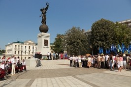 У Харкові відбулося урочисте покладання квітів з нагоди Дня Незалежності України