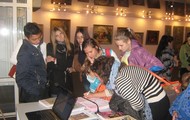 Слухачі Школи юного журналіста відвідали інформаційно-виставковий центр «Бузок»