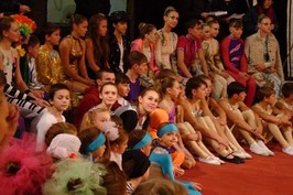 У ІІІ фестивалі «Арена дружби» в Харкові взяли участь 33 дитячі циркові колективи з різних міст України та Росії