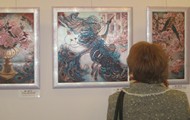 В інформаційно-виставковому центрі «Бузок» відбулося відкриття виставки вишитих картин «Поглянь на традиції по-новому»