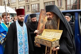 У Харків прибули мощі великомученика Георгія Побідоносця