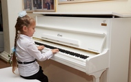 Харківська спеціалізована музична школа-інтернат отримала фортепіано «Steinway» від фонду Леоніда Кучми