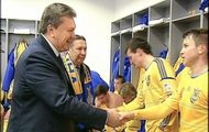 Віктор Янукович привітав футбольну збірну України з перемогою над збірною Франції
