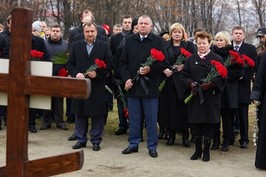 Керівництво області та міста вшанувало пам'ять жертв голодоморів