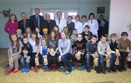 Діти-чорнобильці напередодні Старого Нового року отримали подарунки