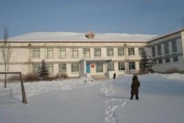 Временно приостановлены занятия в 542 школах Харьковской области